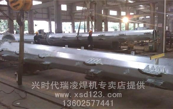 立角焊小車(chē)應(yīng)用于鋼構(gòu)焊接